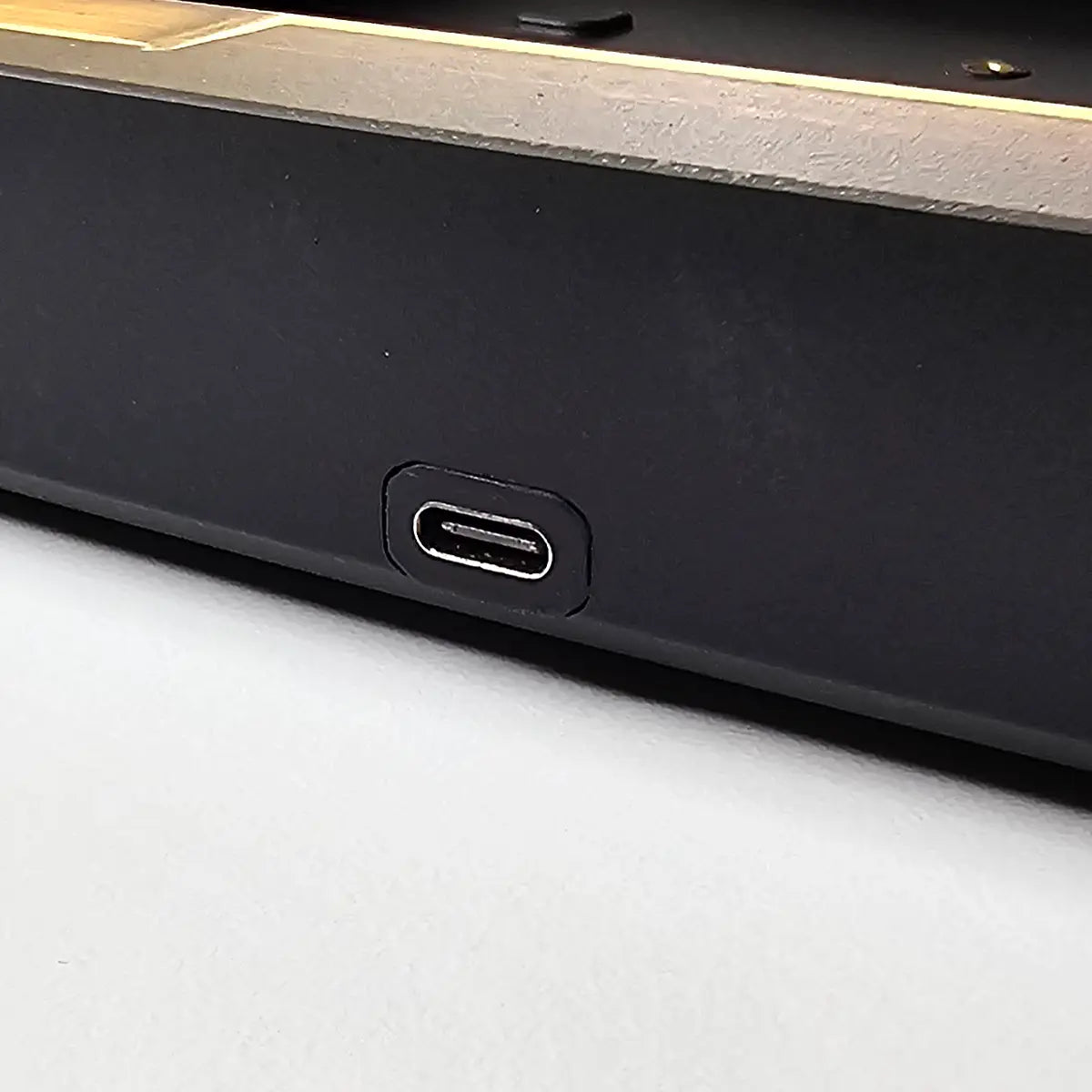 Close up on USB-C port on the Armodilo tablet enclosure