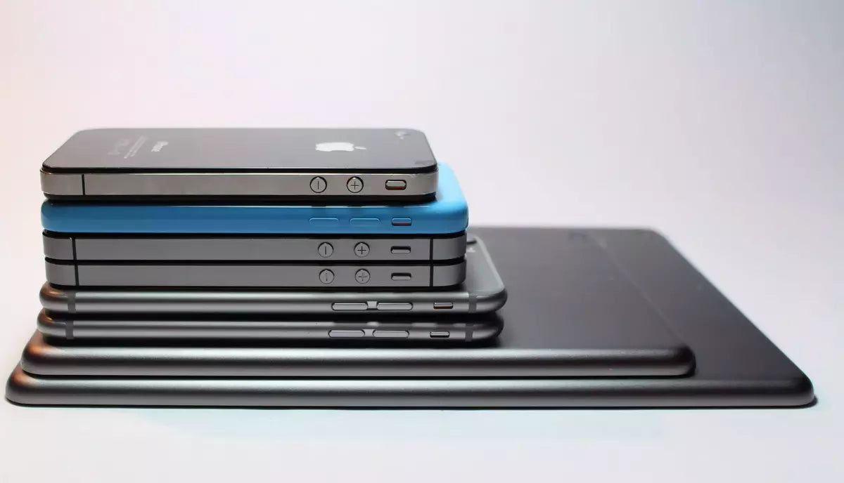 A stack of iPhones that gradually turn into tablets
